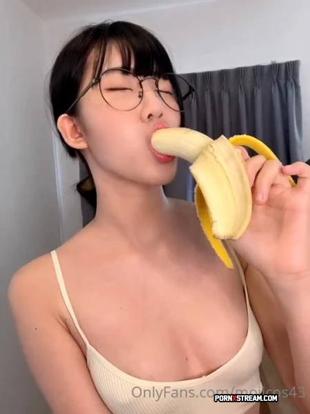 Moiicos banana Blowjob OnlyFans Video Leaked