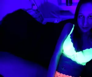 Lia Fox - Crazy Schwarzlicht Neon Fick als Avatar Schlampe