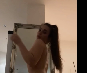 [OnlyFans] Lauren Alexis Pussy Rub Selfie