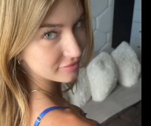 [OnlyFans] Hayley Maxfield Doggystyle Pussy Tease Video Leaked