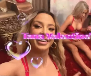 Tana Mongue Onlyfans Leaked Tits Flash